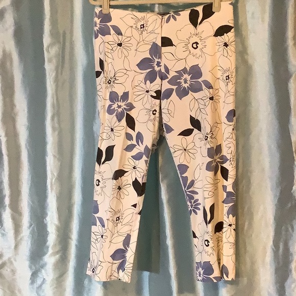 White floral print capris, gently used, like new! - Picture 2 of 5